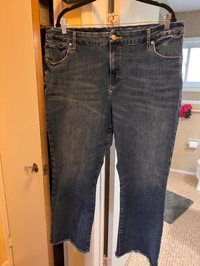 Express FlexX cropped, raw hem, boyfriend jean
